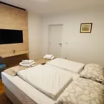 Apartment Ava *