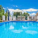 Apartment Ava Omišalj