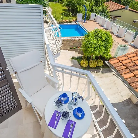 Appartement Ava Omišalj