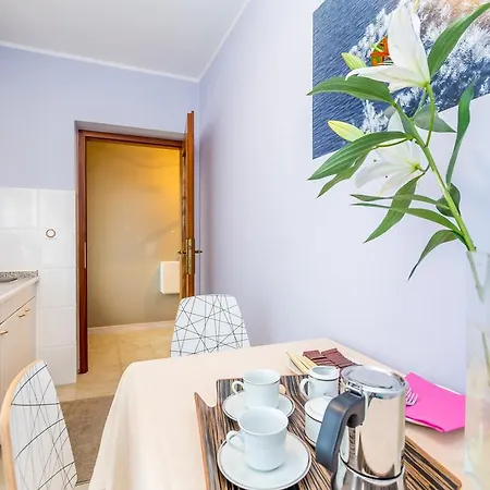 Apartament Ava *