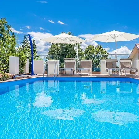 Apartment Ava Omišalj