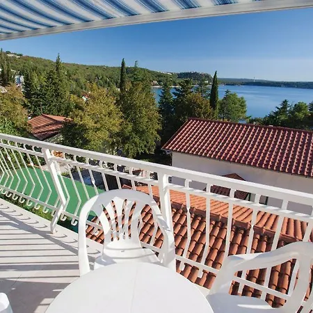 Appartement Ava Omišalj